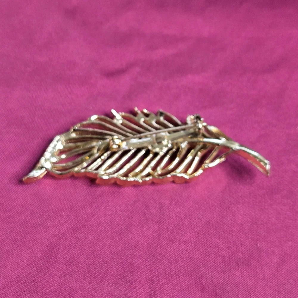 Vintage GERRY'S Feather Brooch Pin Gold Tone Textured Signed